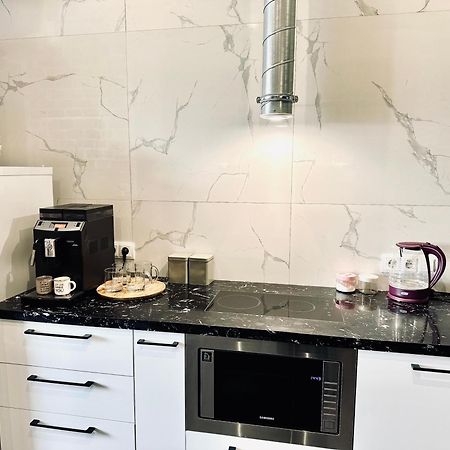 Modern Apartments With A Coffee Machine In The City Center, A View Of The City Rivne Ngoại thất bức ảnh