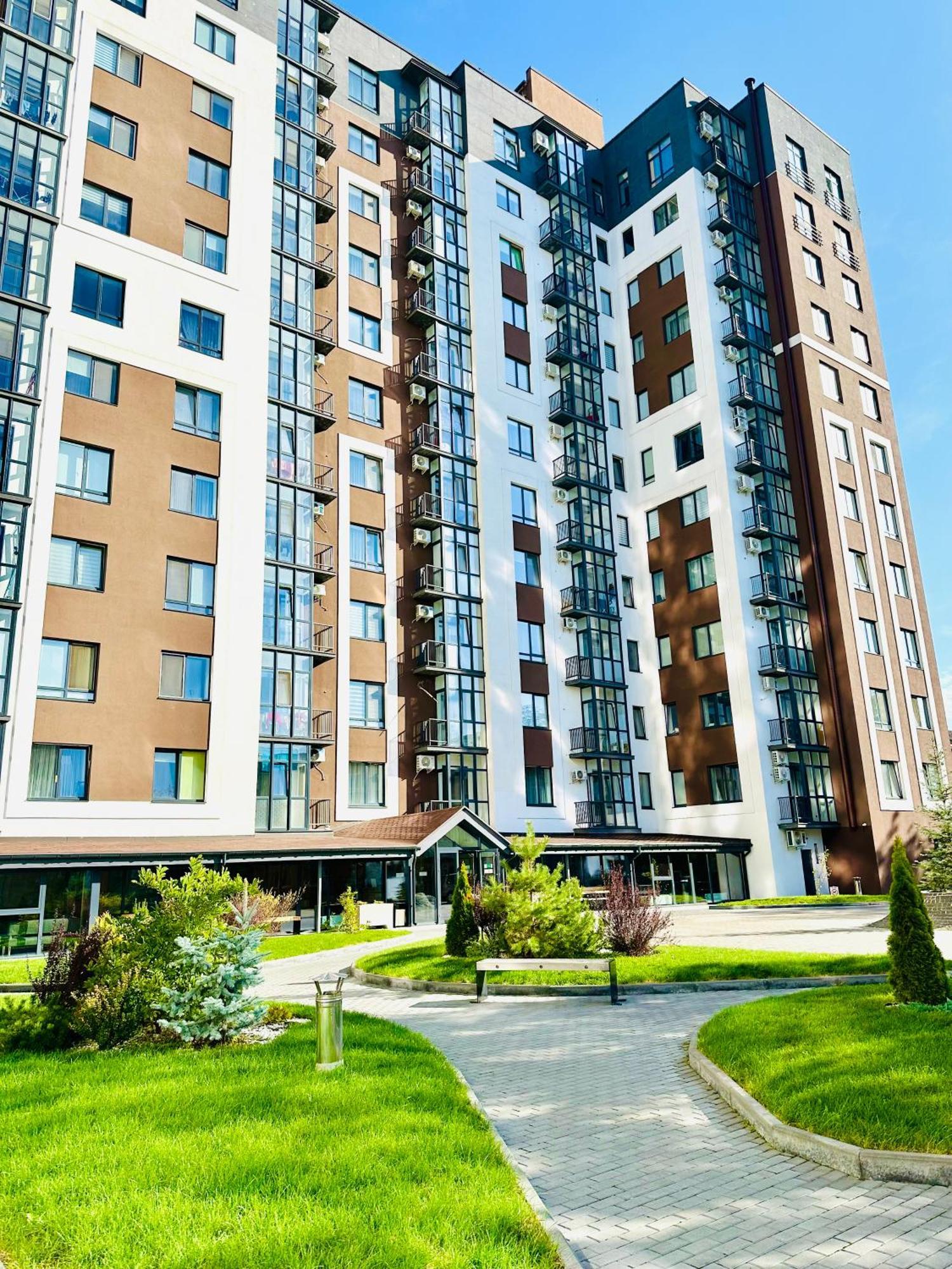 Modern Apartments With A Coffee Machine In The City Center, A View Of The City Rivne Ngoại thất bức ảnh