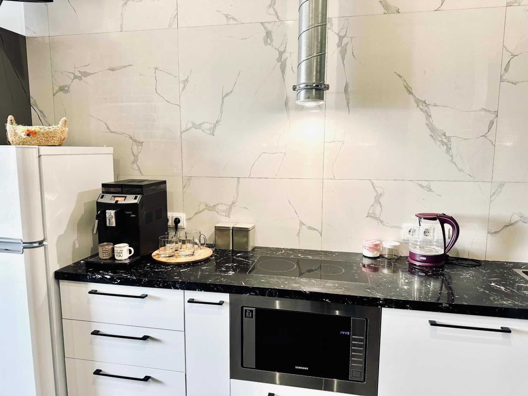 Modern Apartments With A Coffee Machine In The City Center, A View Of The City Rivne Ngoại thất bức ảnh